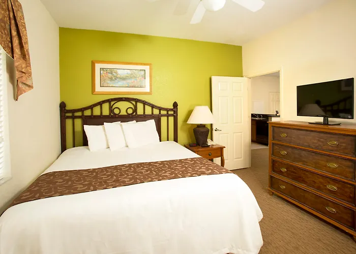 Top Orlando Hotels with Thrilling Water Parks