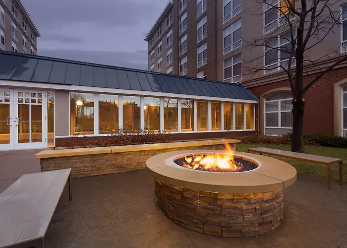 Finest Minneapolis Airport Hotels Offering Shuttle Service