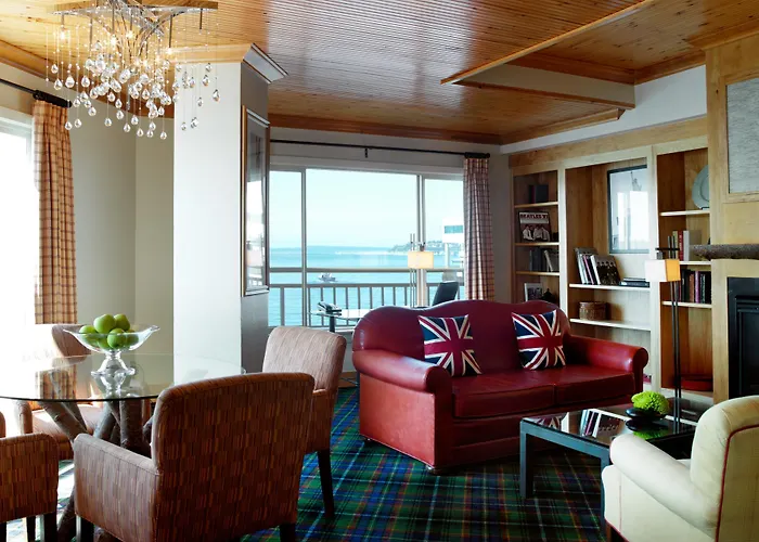 Best Seattle Hotels Offering Free Parking