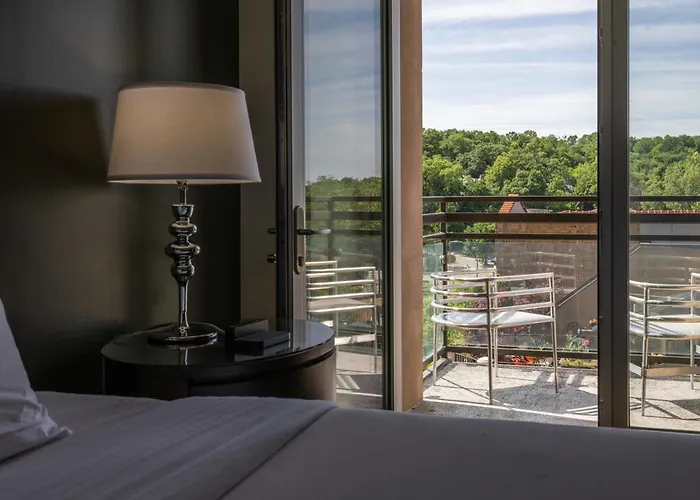Top Kansas City Missouri Hotels Near I-70