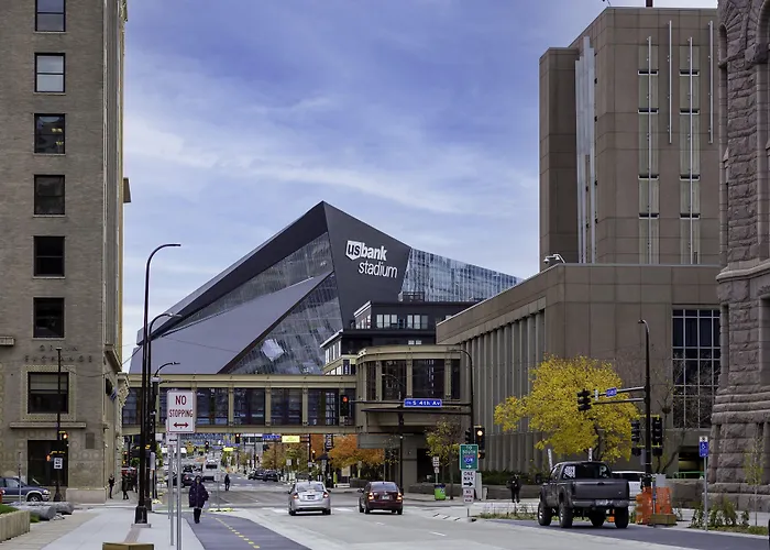 Top Hotels Near State Theatre Minneapolis